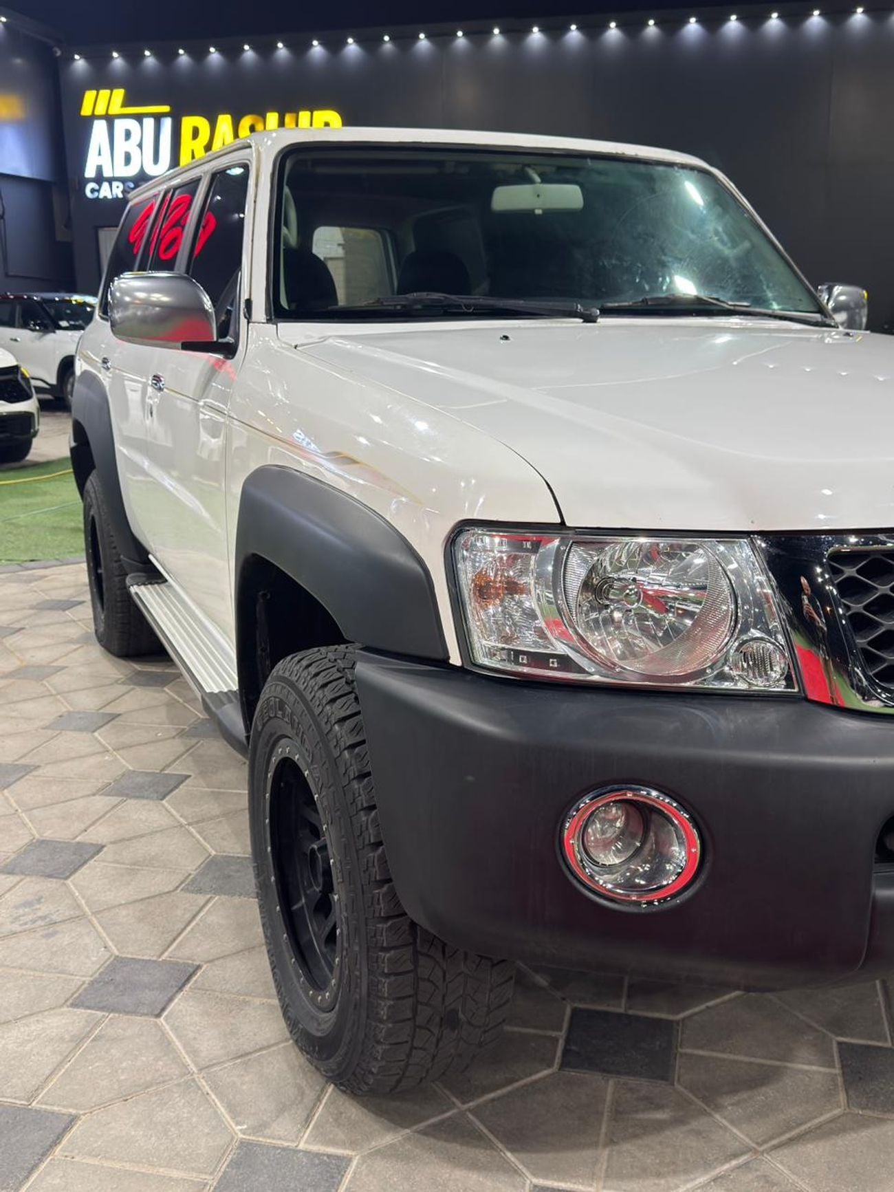 نيسان باترول GL 4.8L M/T (7 Seater)