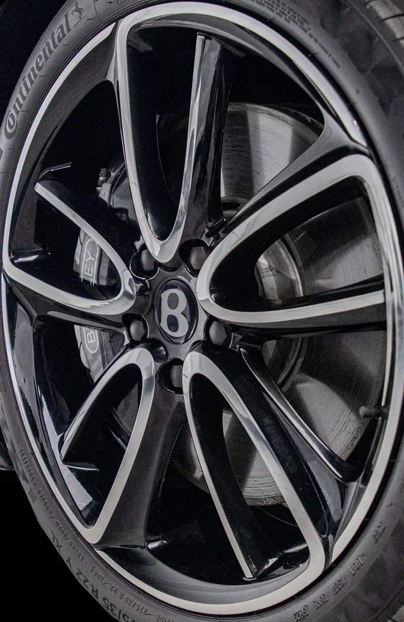 بنتلي كونتيننتال جي تي 6.0L W12 (626 HP)