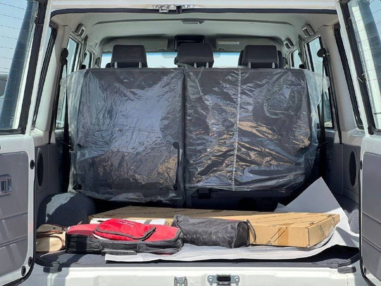 Toyota Land Cruiser 70 LC76 2.8L DSL A/T // 2025 // HIGH OPTION WITH RADAR , DIFFLOCK , DVD&BACK CAMERA // SPECIAL OFFER //