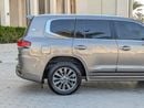 Toyota Land Cruiser GXR FACELIFTED WITH INTERIOR AND EXTERIOR GCC V6 4.0L