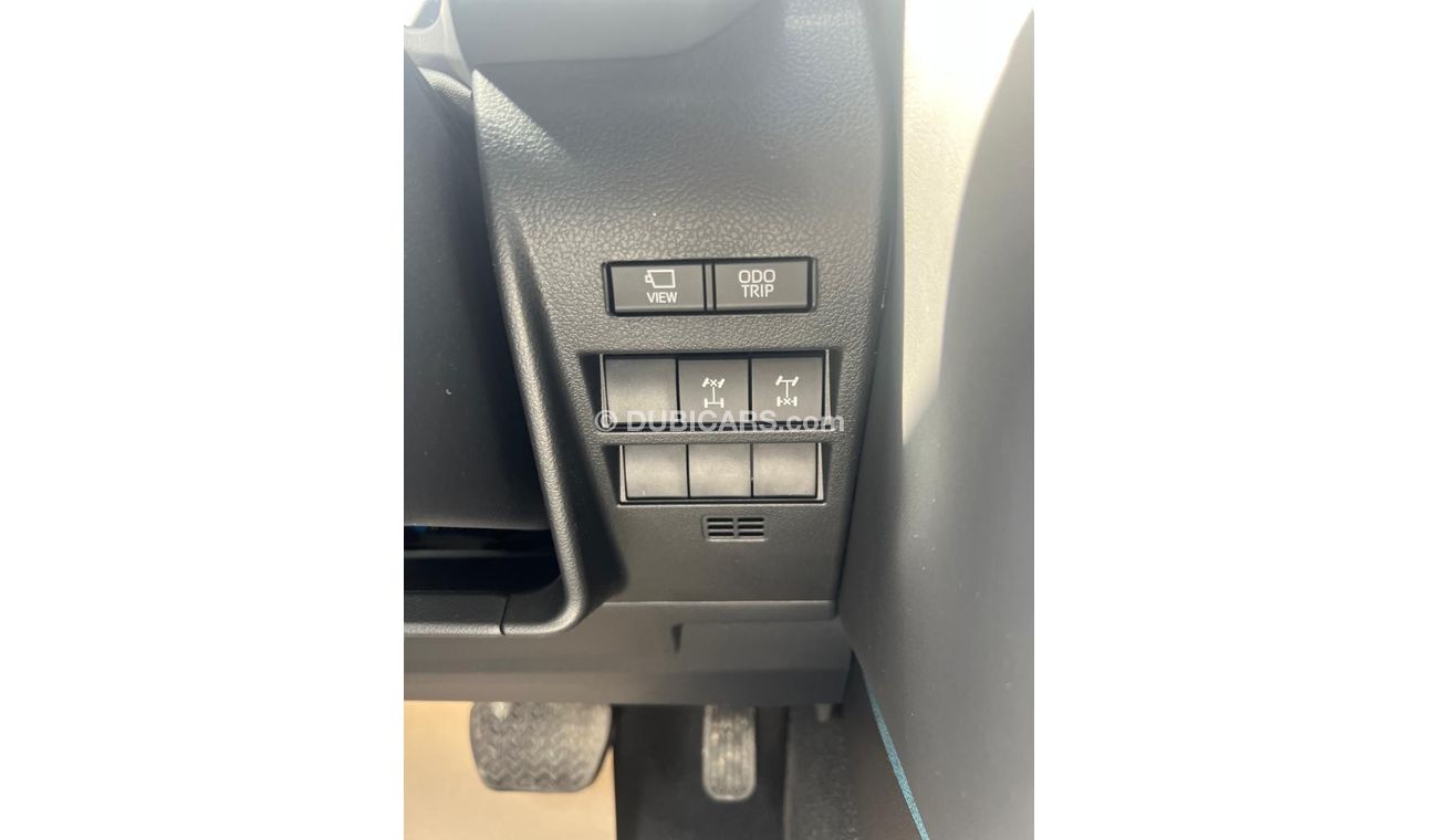 Toyota Land Cruiser February 2023 production  Lc300 3.5L petrol Vx+ 7 seater Euro Spec