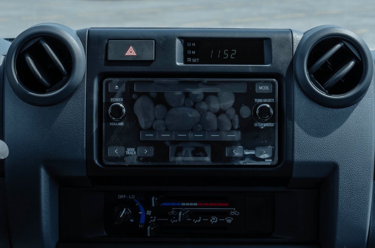 Toyota Land Cruiser 70 ECT0126 - 2025 Toyota LC78  Hardtop 3 Doors - 4.2L Dsl Mt Std White