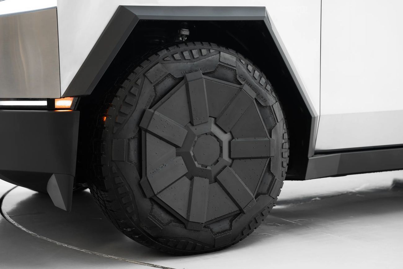 Tesla Cybertruck FOUNDATION SERIES CYBERBEAST