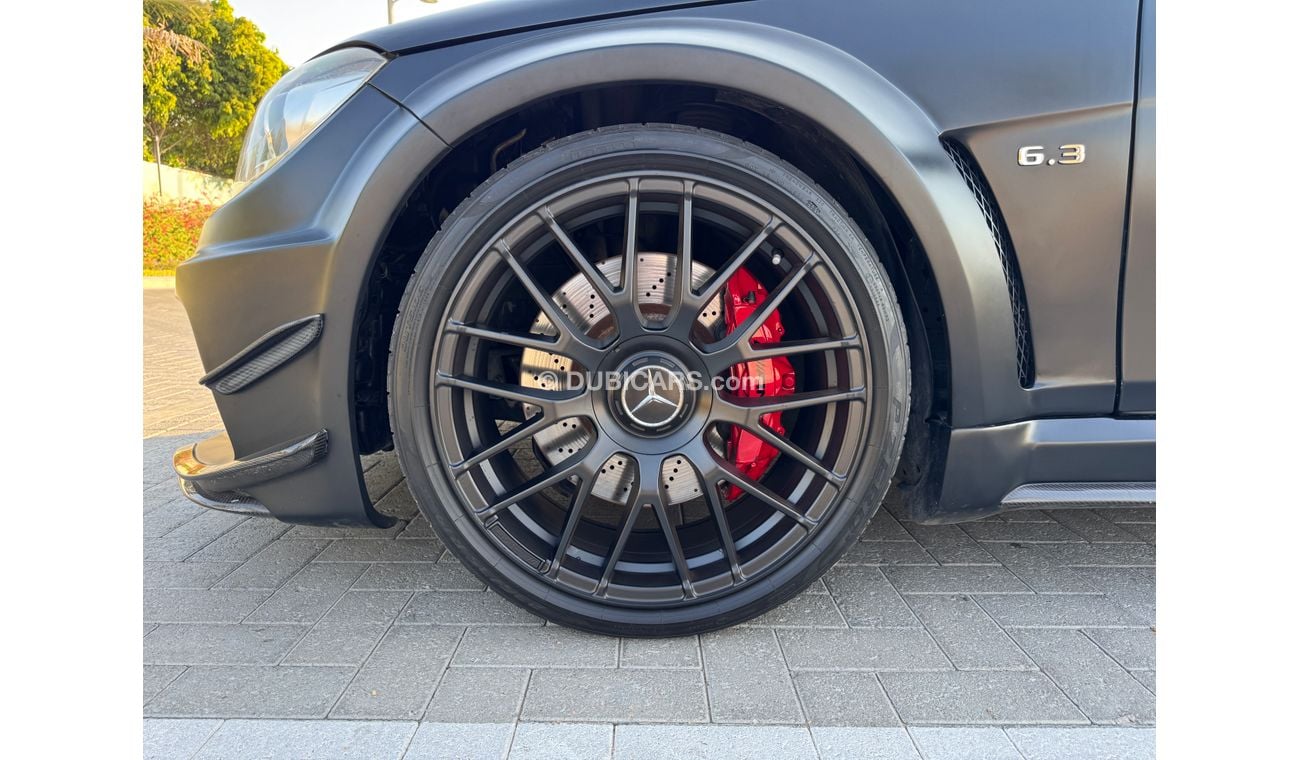 Mercedes-Benz C 63 Coupe Black Series look