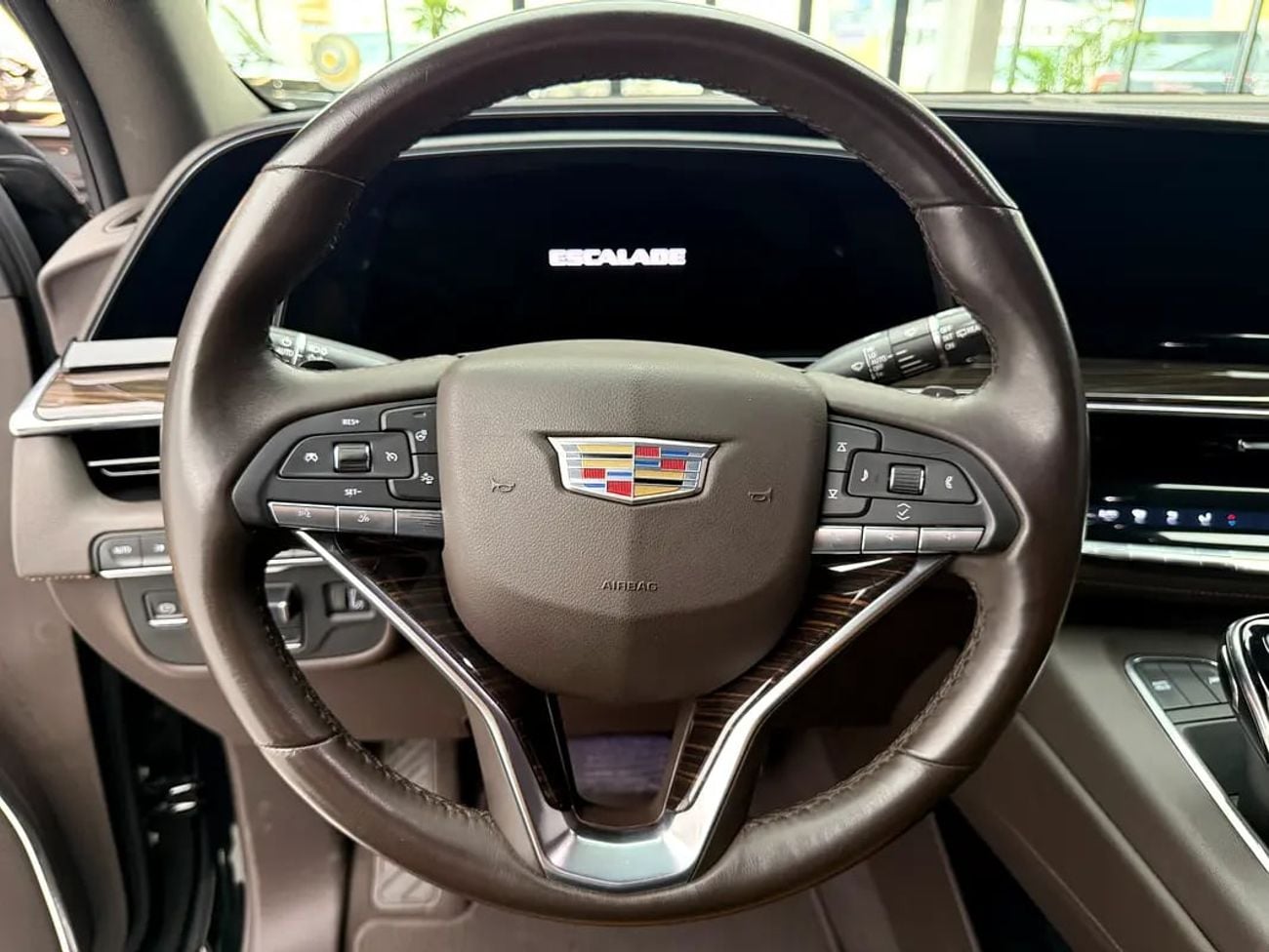 كاديلاك Escalade ESV ESV | GCC specs | V8 | 7 Seater | Clean Condition