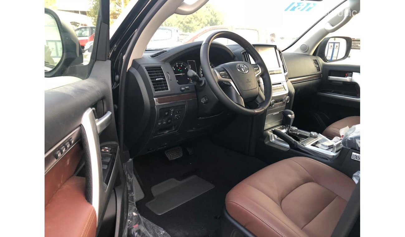 Toyota Land Cruiser VXR 5.7CC 2019