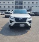 Toyota Fortuner EXR 2.7L v4 petrol Engine Colour White Transmission Automatic  7seats power steering power window contro