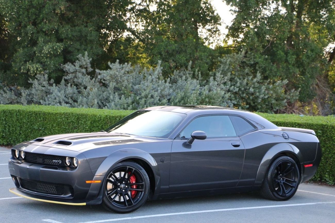 دودج تشالينجر SRT  هيلكات ريد اي عريض جسم دودج تشالنجر هلكات وايد بودي ريد اي خليجي تحت الضمان