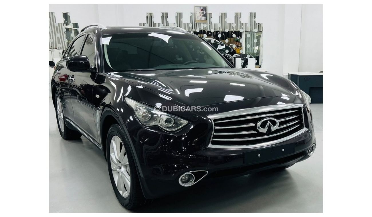 Infiniti QX70 Luxury GCC .. Full Options .. V6 .. NAV .