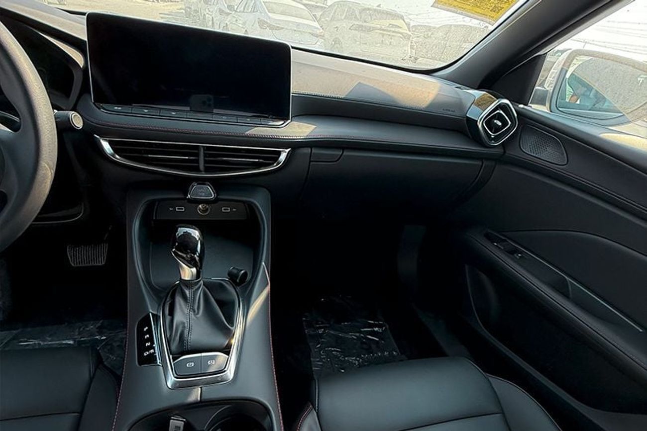 أم جي 5 MG5 1.5L Luxury Edition