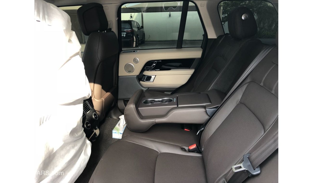 لاند روفر رانج روفر فوج إس إي سوبرتشارج Pre-owned Land Rover Range Rover Vogue HSE for sale in Dubai. White 2018 model, available at 111 Use