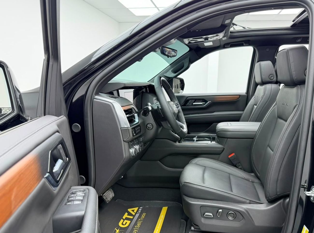 جي أم سي يوكون DENALI 2025 GMC Yukon Denali, 2030 GMC Warranty + Service Pack, Full GMC Service History, Very Low K