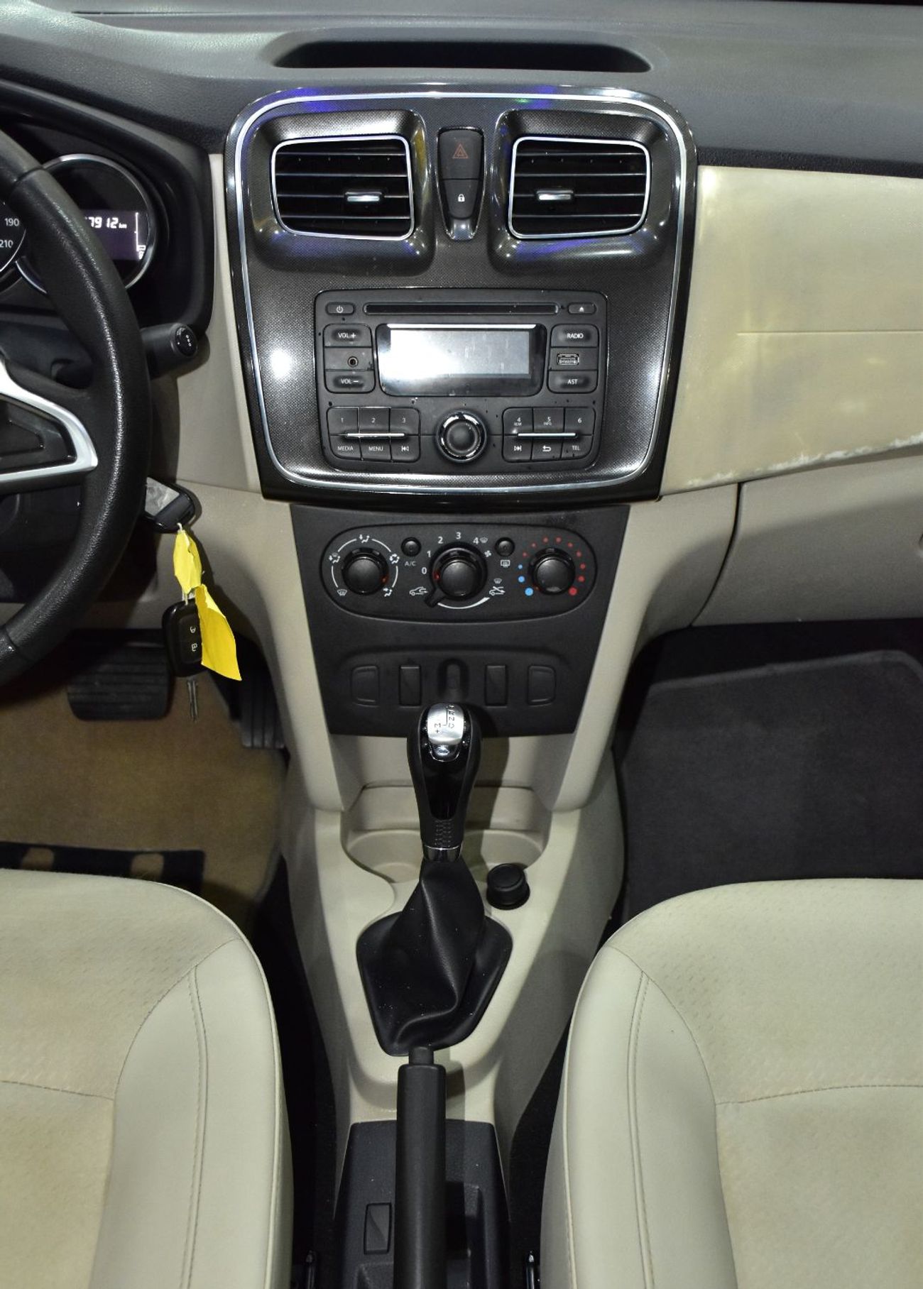 رينو سيمبول EXCELLENT DEAL for our Renault Symbol ( 2020 Model ) in White Color GCC Specs