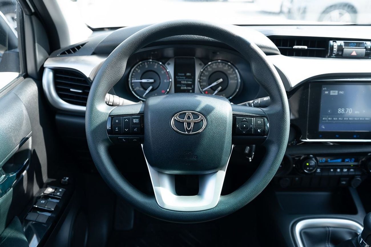 تويوتا هيلوكس 2.4L Diesel Double Cabin Manual Transmission 4x4 2025