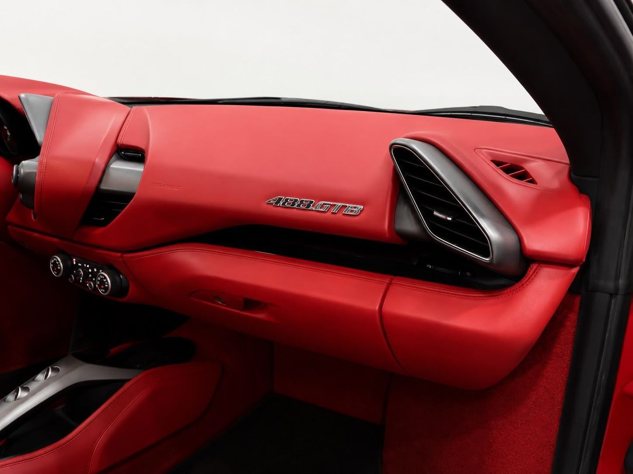 Ferrari 488 GTB HIGH SPEC GCC 488GTB