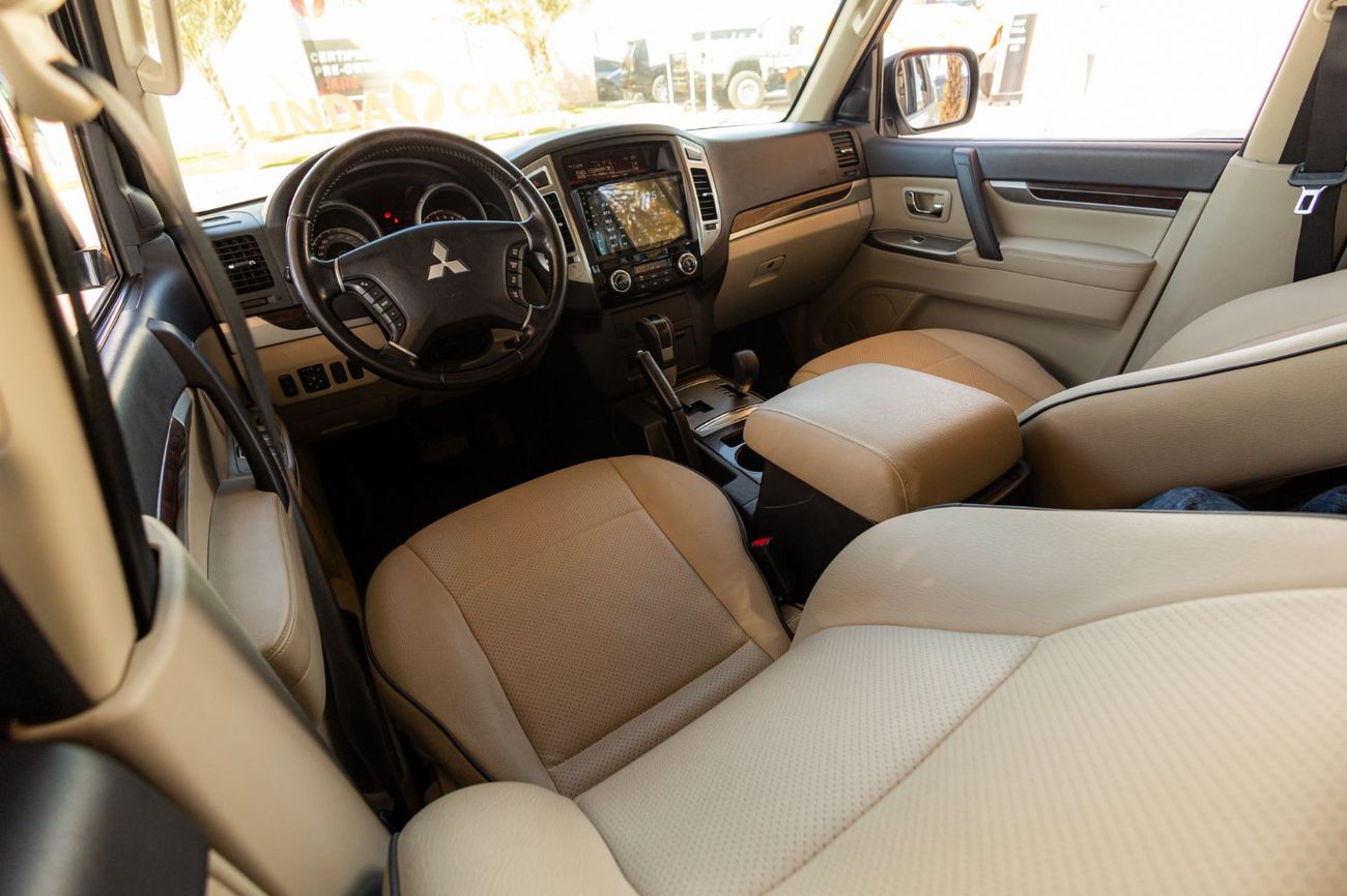 Mitsubishi Pajero GLS Base 3.5L (5 Seater)