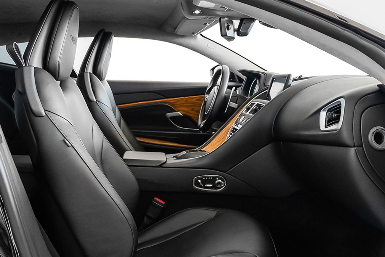 أستون مارتن DB11 Std 5.2L