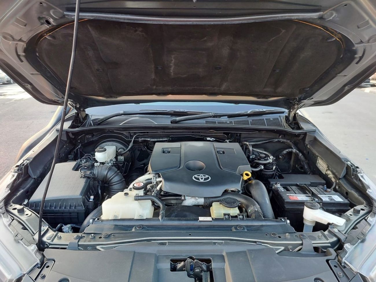 Toyota Hilux TOYOTA HILUX PICKUP RHD 2018 MODEL 2.8 L DIESEL AUTOMATIC(PM17843)