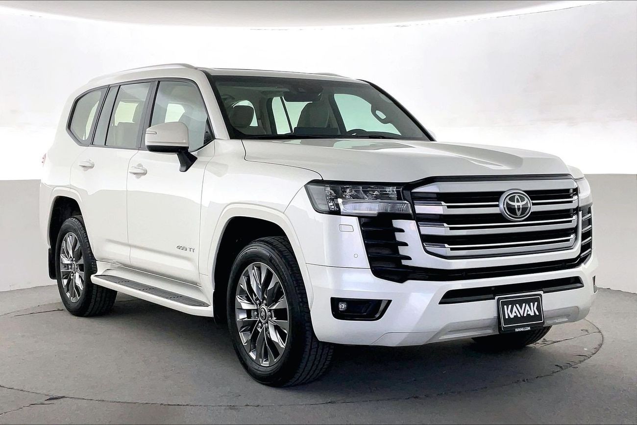 تويوتا لاند كروزر GXR | National Day Celebration | شامل الضمان | 0 ﺪﻔﻋﺓ ﺃﻮﻟﻯ