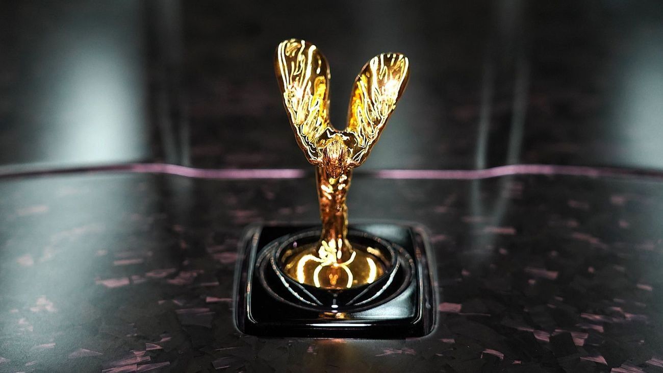 رولز رويس أونيكس كولينان | NEGOTIABLE PRICE | GOLD SPIRIT OF ECSTASY | NEW | 2024 | 563 HP | 3-YR WARRANTY AND SERVICE