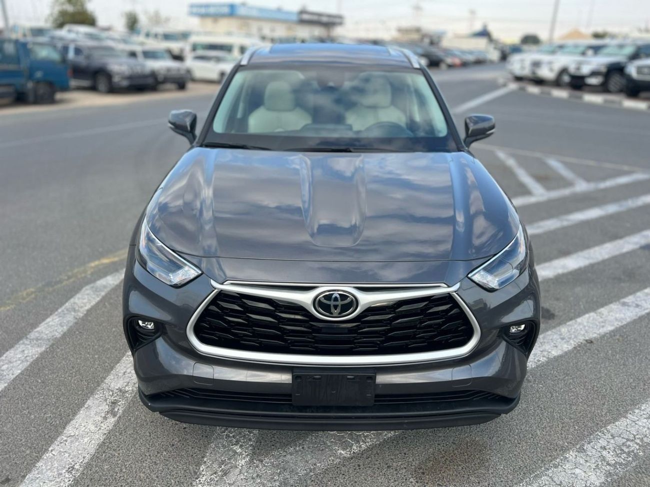 تويوتا هايلاندر 2022 TOYOTA HIGHLANDER XLE   3.5L V-6 //   4 WHEEL DRIVE 4X4 // SUNROOF //  PUSH START   // LEATHER