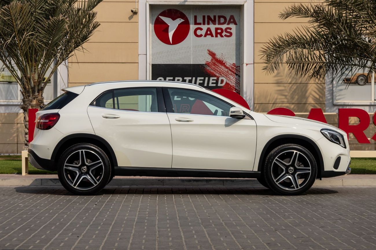 Mercedes-Benz GLA 250 Std 2.0L (211 HP)