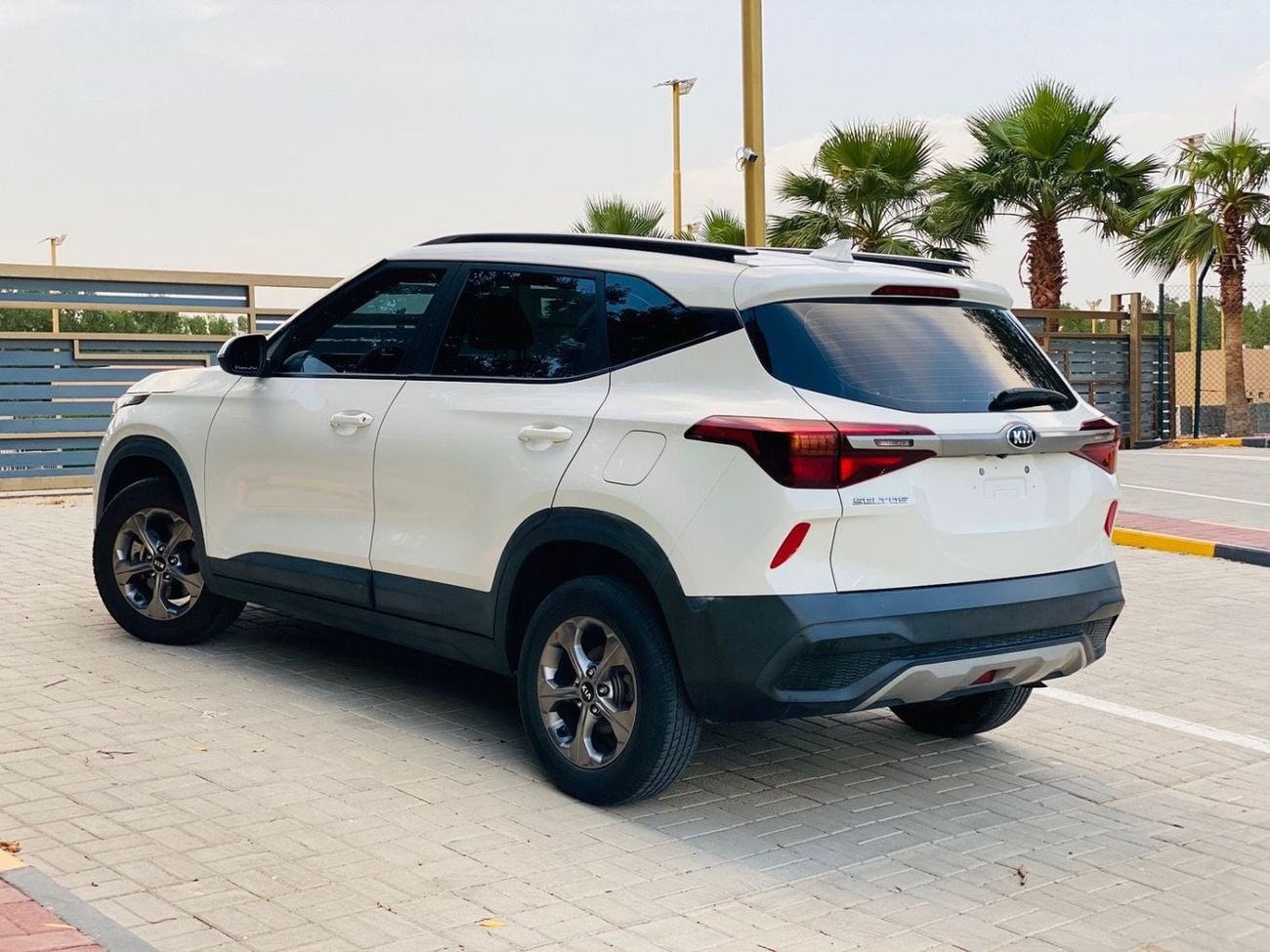 Kia Seltos EX