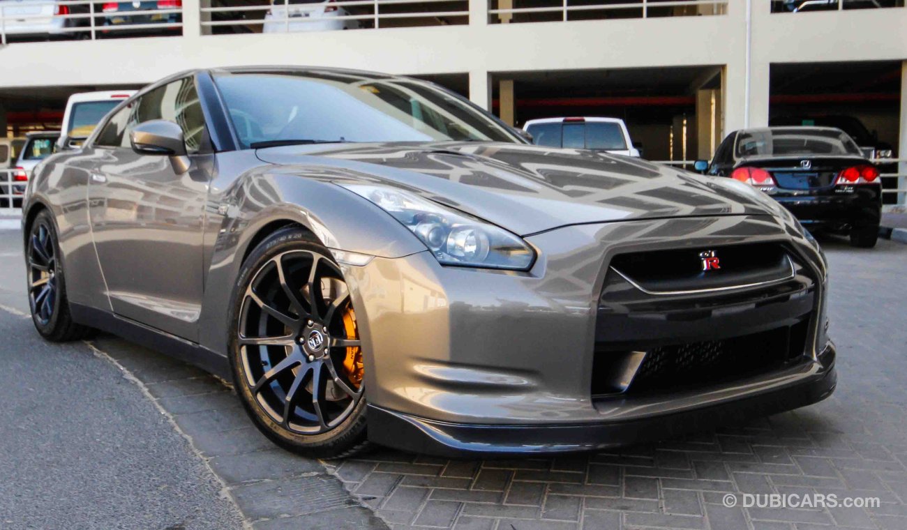 Nissan GT-R