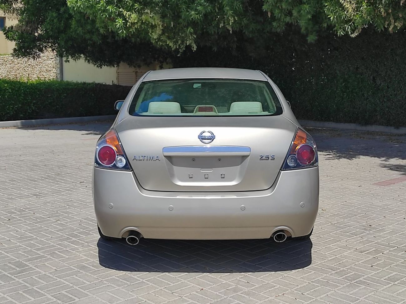 Nissan Altima Nissan Altima 2009 Gcc V4 full automatic Frist owner