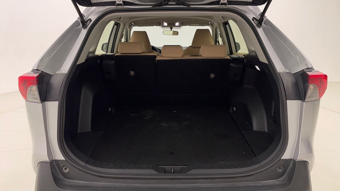 تويوتا راف ٤ EX 2.5 | بدون دفعة مقدمة | اختبار القيادة في المنزل