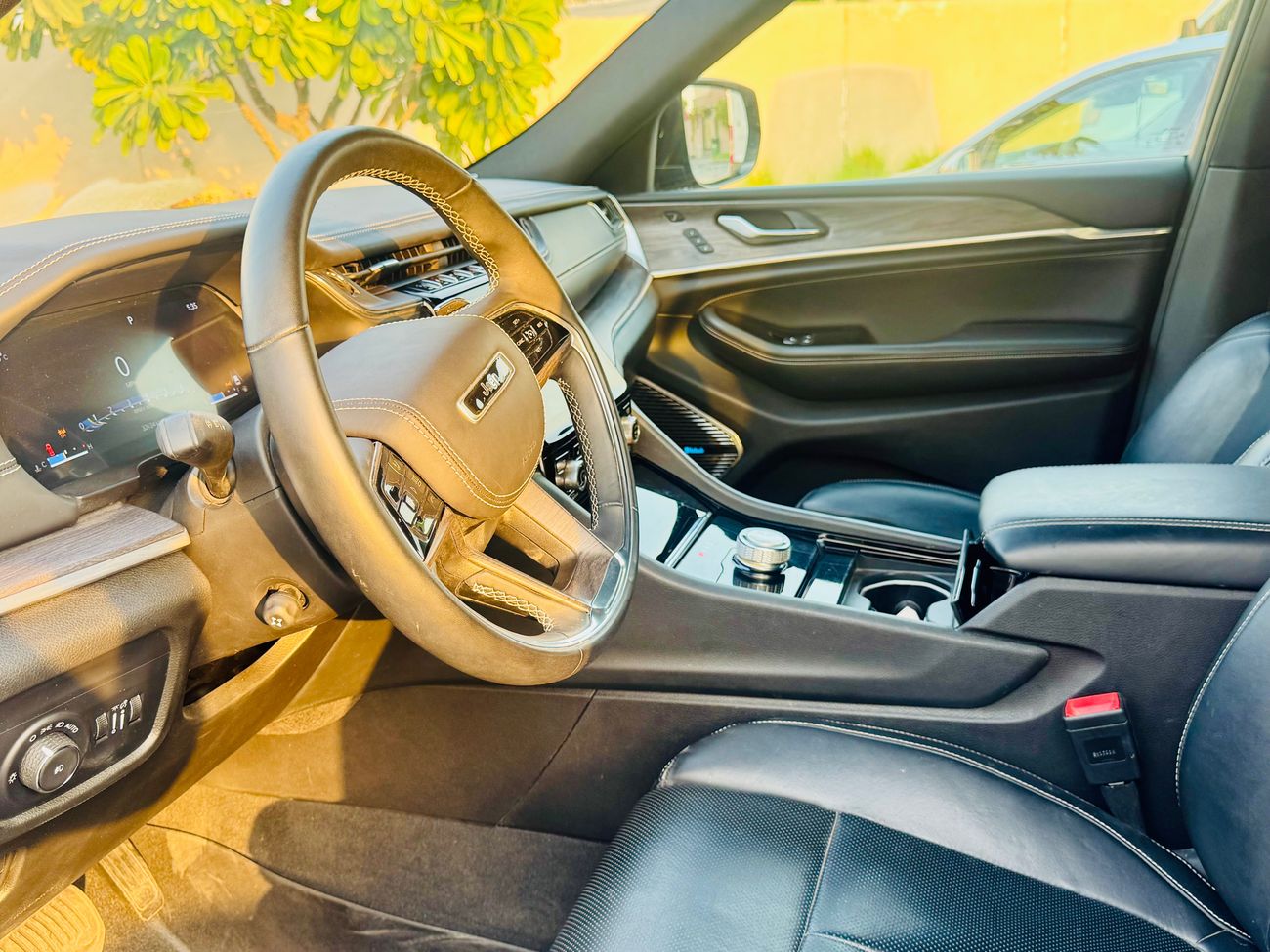 جيب جراند شيروكي Overland 3.6L