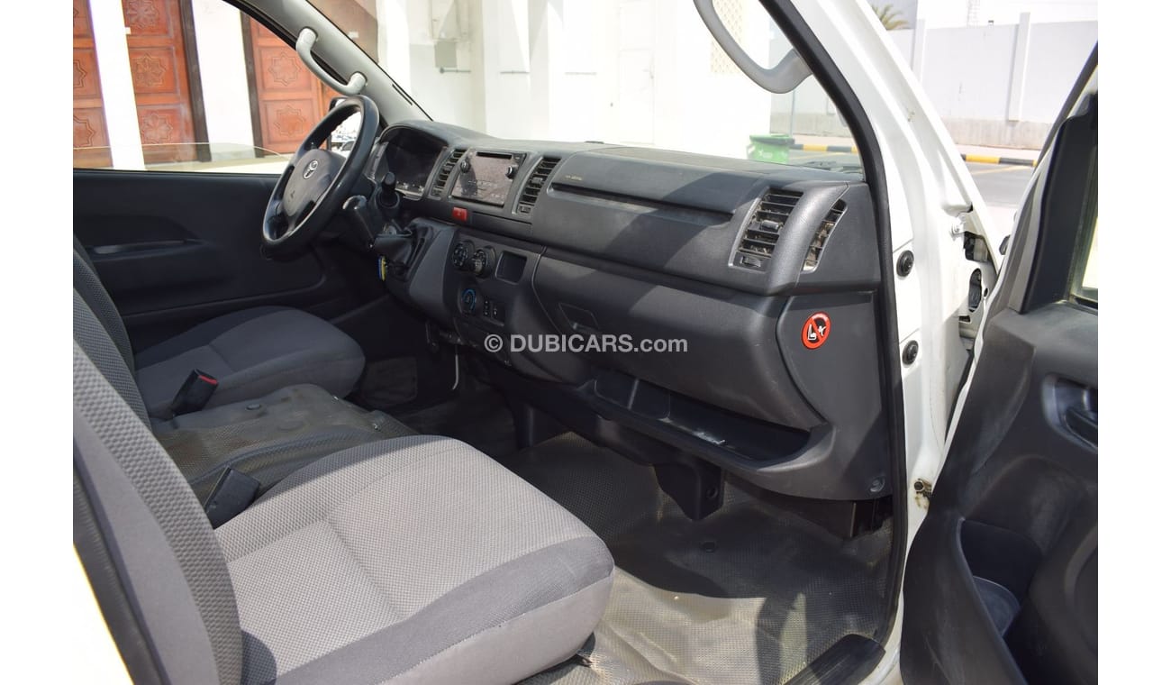 Toyota Hiace GL - Standard Roof Toyota Hiace Std roof 13 seater, Model:2016. Excellent condition