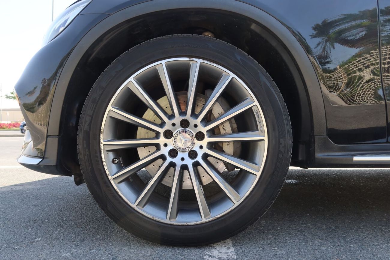 مرسيدس بنز GLC 250 4MATIC 2.0L