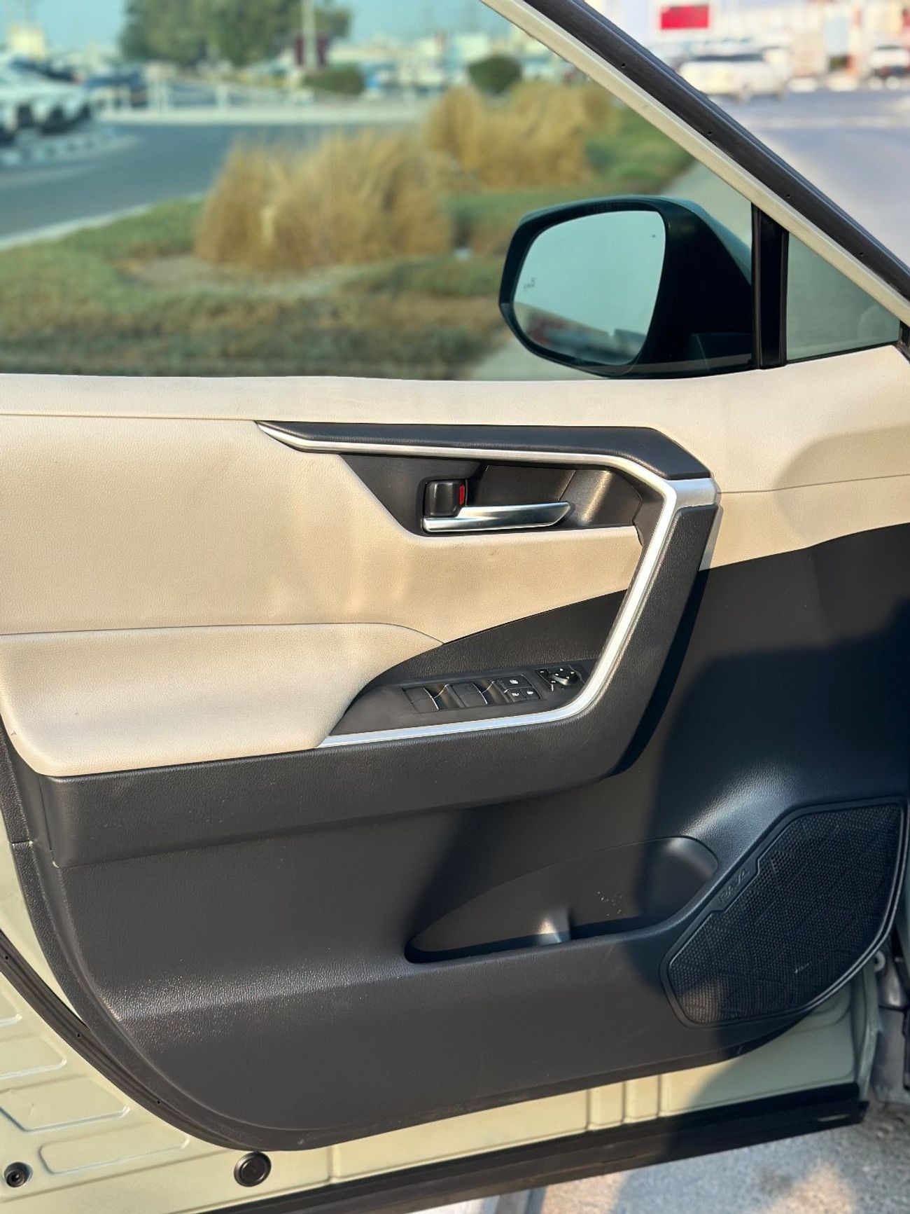 Toyota RAV4 XLE premium 2.5L Full option