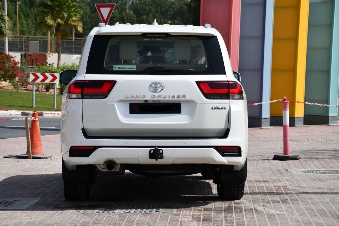 Toyota Land Cruiser Land Cruiser GXR 2024 whie/beige