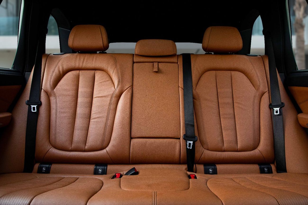 BMW X5 2,898 P.M  | 0% Downpayment | X5 xDrive40i M-Kit | Under Warranty!