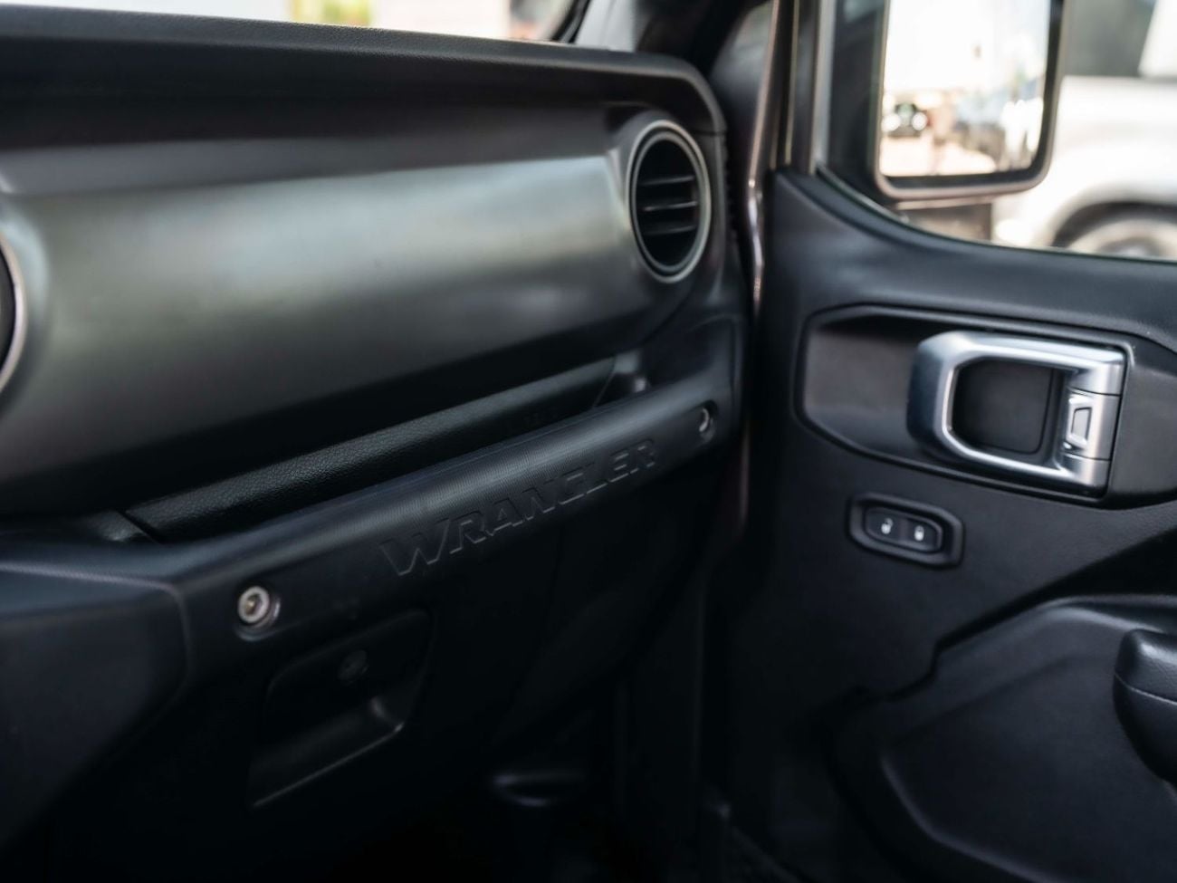 Jeep Wrangler Unlimited Sport 3.6L A/T