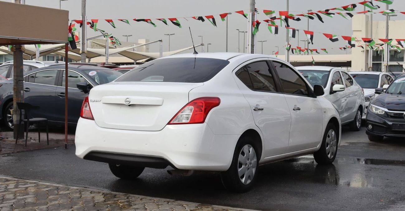 نيسان صني نيسان صنى - 2022 -خليجى - بدون حوادث -محرك 1.5 -بحاله ممتازه