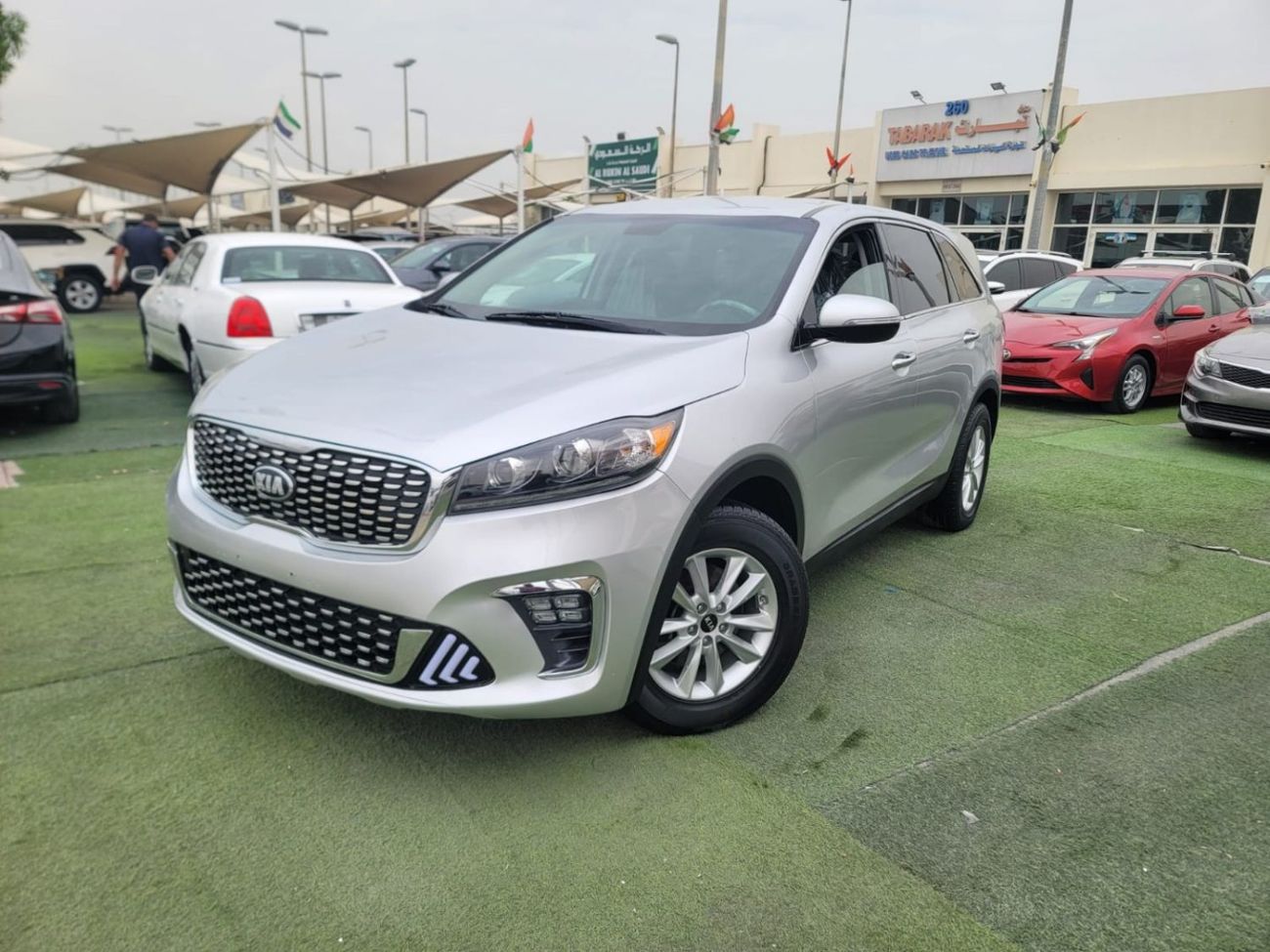 كيا سورينتو Mid Option 3.3L