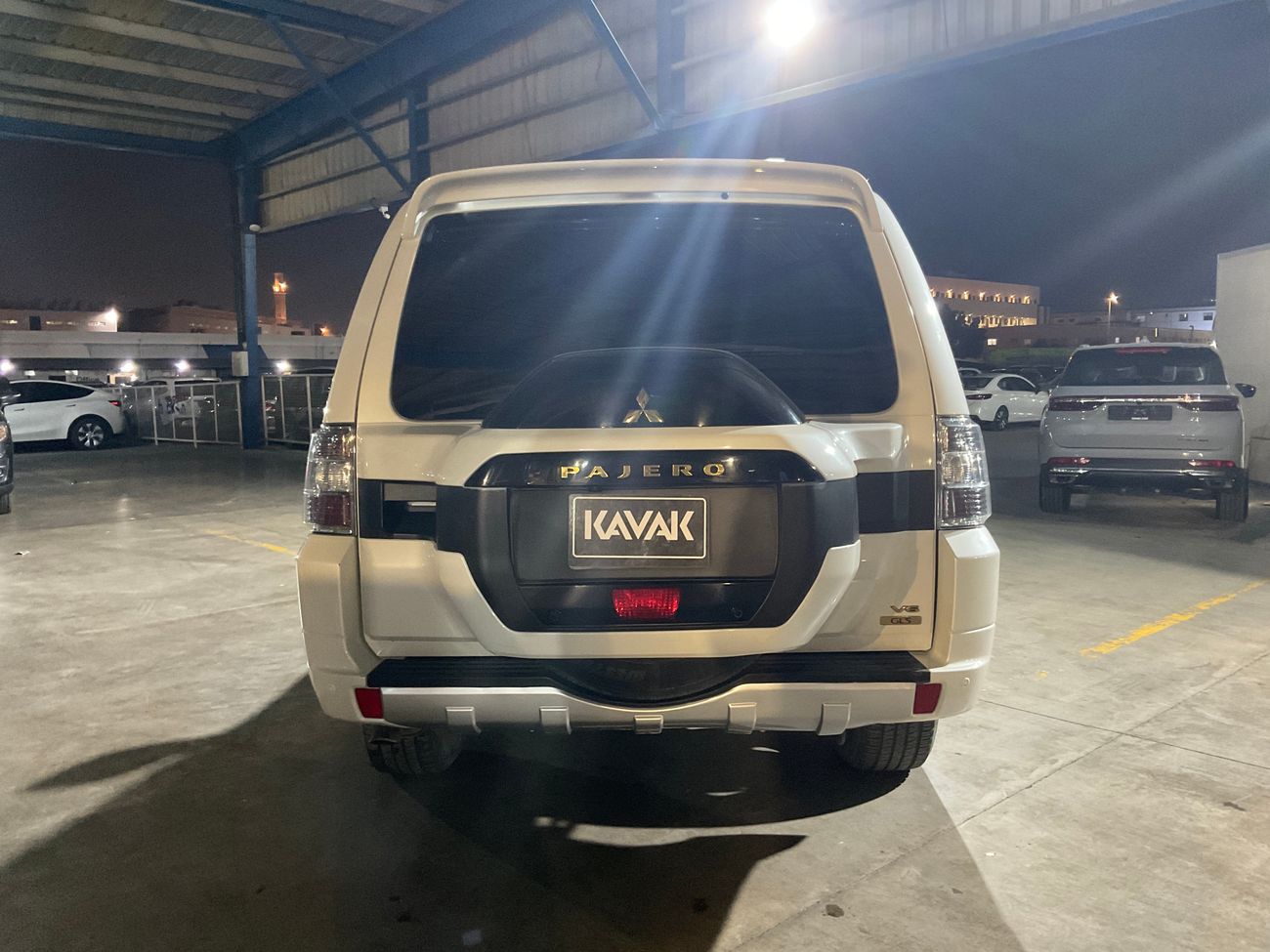 ميتسوبيشي باجيرو GLS Highline | شامل الضمان | 0 ﺪﻔﻋﺓ ﺃﻮﻟﻯ