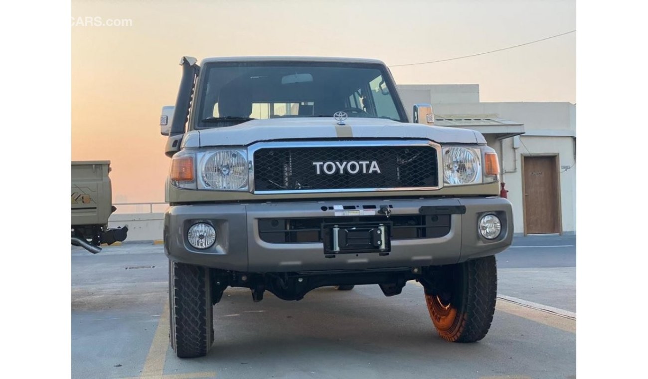 Toyota Land Cruiser Pick Up TOYOTA LC DC WITH WINCH - DIFLOCK  ( ONLY FOR EXPORT )