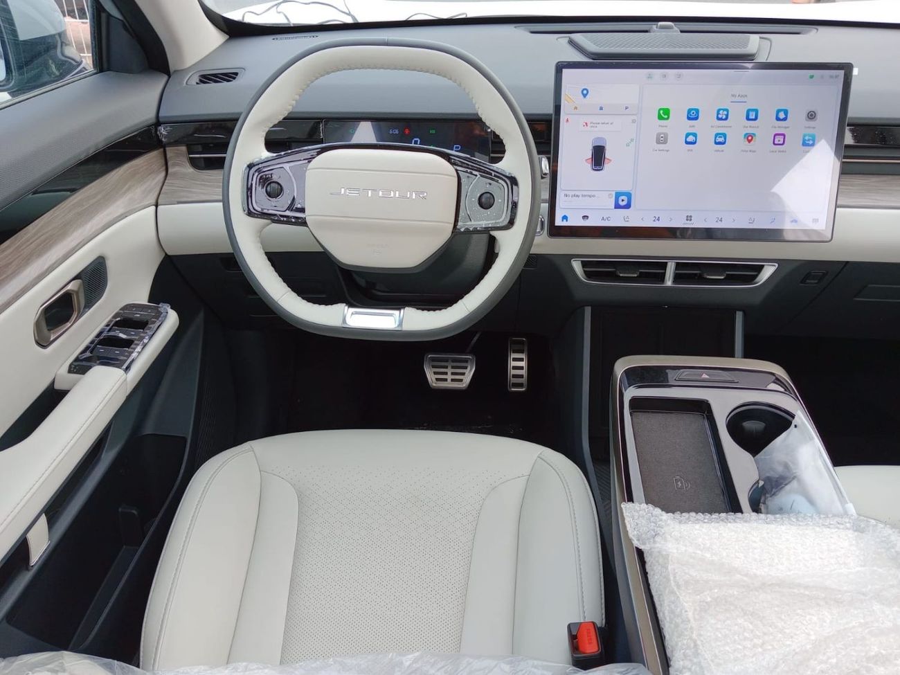 Jetour Dashing only for Export 1.6L Turbo FWD..SUV . cement grey color