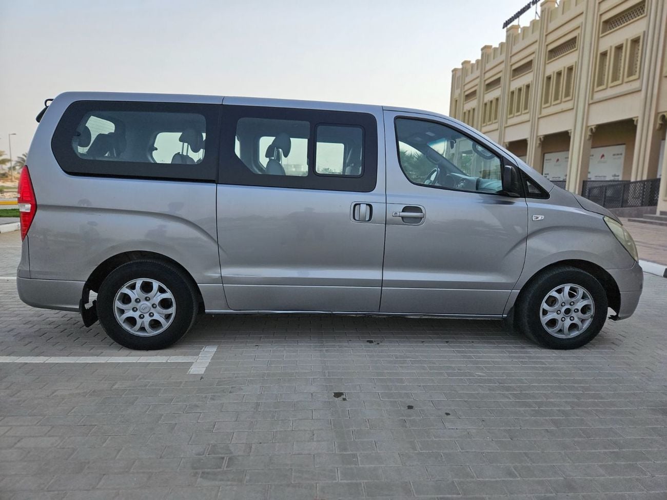 Hyundai Grand Starex STANDARD