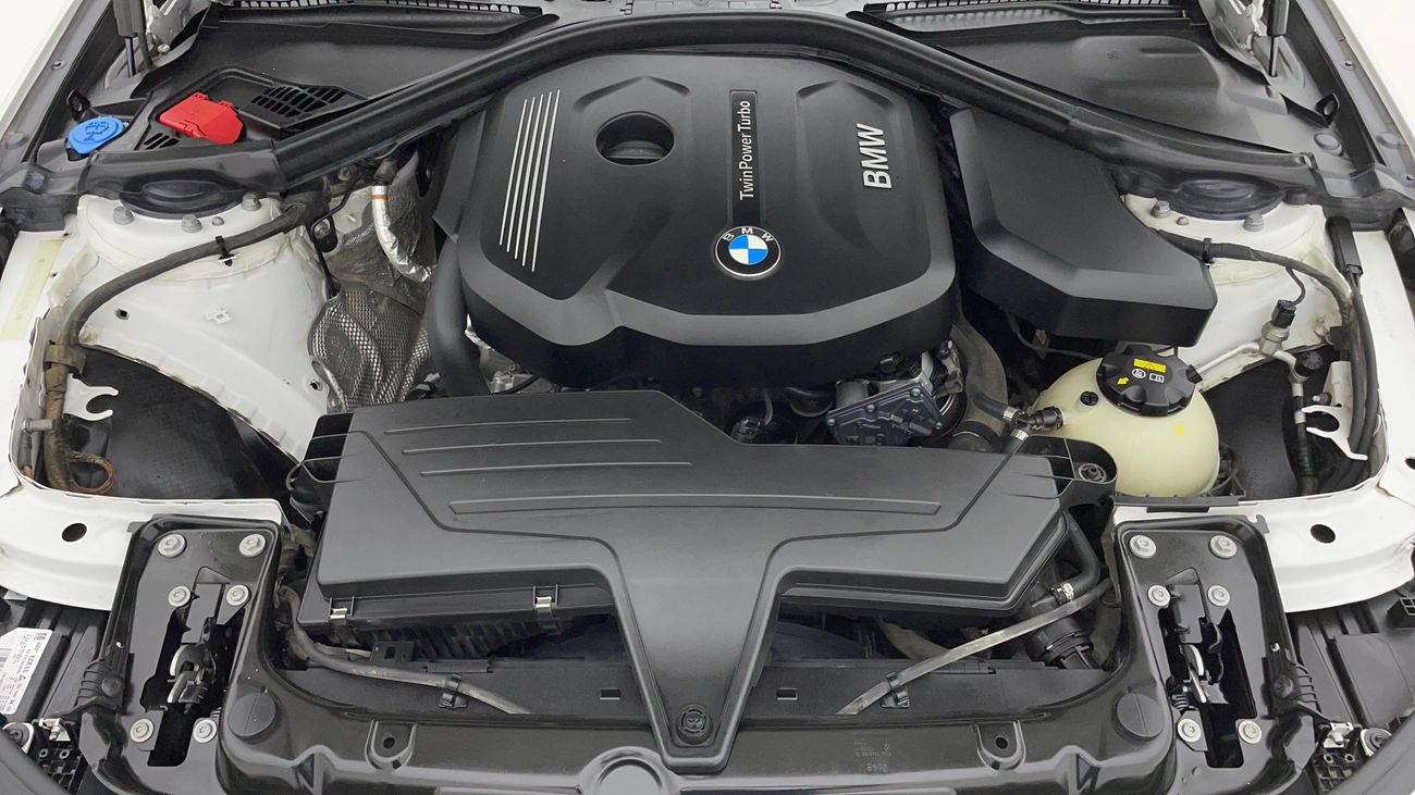 بي أم دبليو 318i EXCLUSIVE 1.5 | بدون دفعة مقدمة | اختبار قيادة مجاني للمنزل