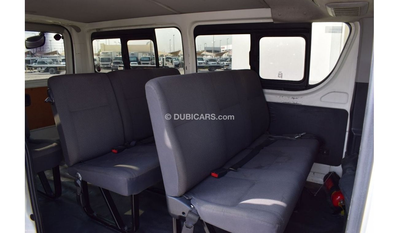 Toyota Hiace GL - Standard Roof Toyota Hiace Bus 13 seater, Model:2015. Excellent condition