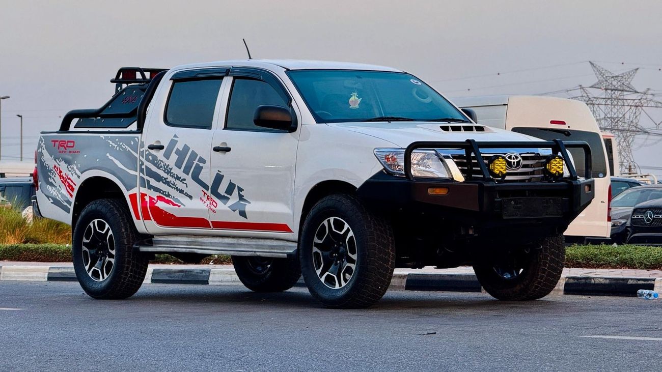 تويوتا هيلوكس PREMIUM BULL BAR INSTALLED | SPORTS BAR WITH BASKET | 3.0L DIESEL ENGINE | RHD | 2012 | MANUAL TRANS