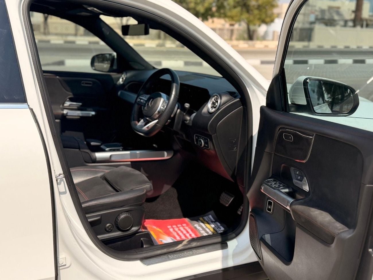 Mercedes-Benz GLB 200 Premium 1.4L (7 Seater)