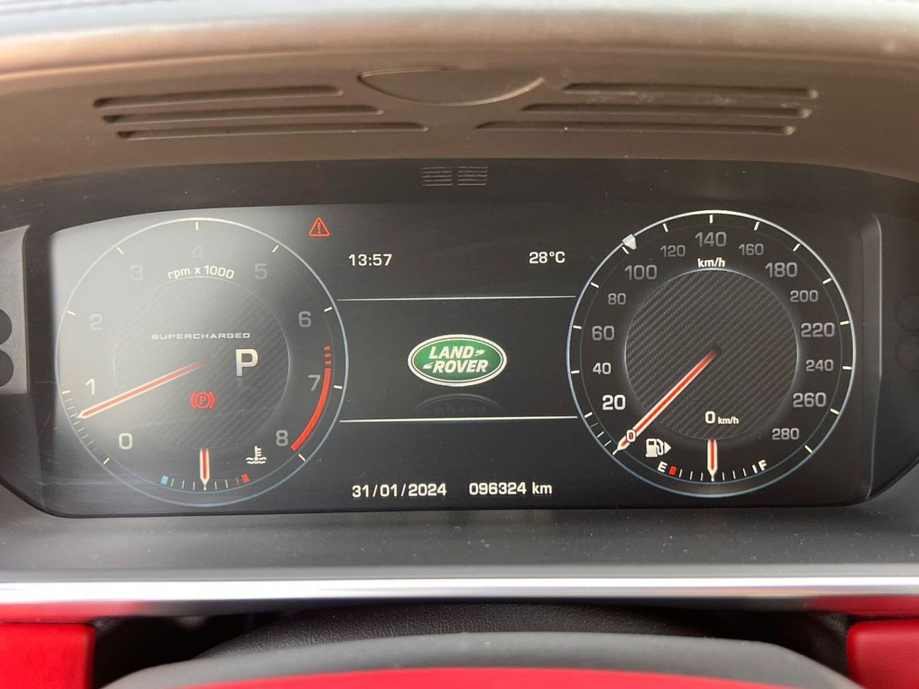 Land Rover Range Rover Range Rover Vogue Autobiography 5.0 L V8 Panoramic  Full option  GCC 2014 96,000 km  Full Service Hi