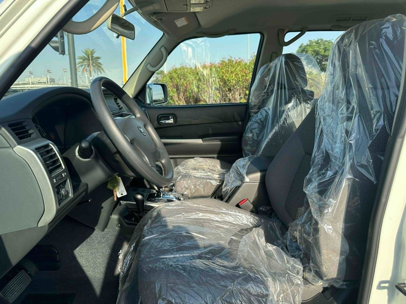 Nissan Patrol GL 4.8L A/T (7 Seater) Nissan GL 2024 GCC Specs Brand New