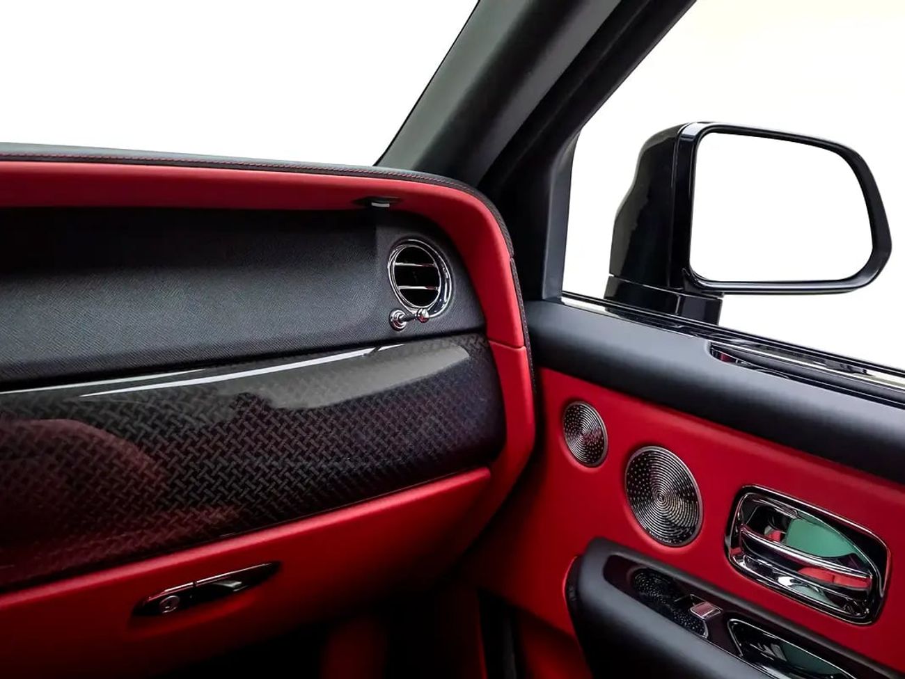 رولز رويس كولينان Black Badge